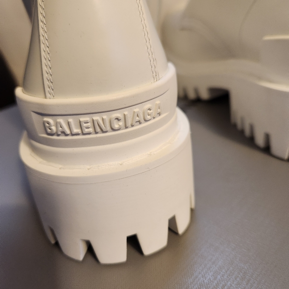 Balenciaga Strike Bootie size 37 BNWB - Picture 10 of 13
